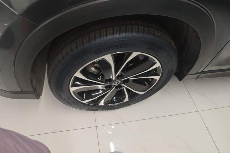 Used Mazda CX-5 2022 2.5L Automatic 4x4 Prestige Edition Left Front Wheel Hub