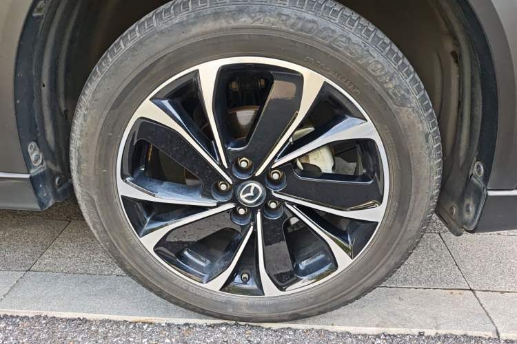 Used Mazda CX-5 2022 2.5L Automatic 4x4 Prestige Edition Right Front Wheel Hub
