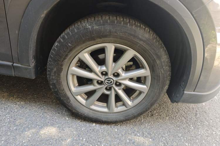 Used Mazda CX-5 2022 2.0L Automatic Two-Wheel Drive Zhiya Version Right Front Wheel Hub