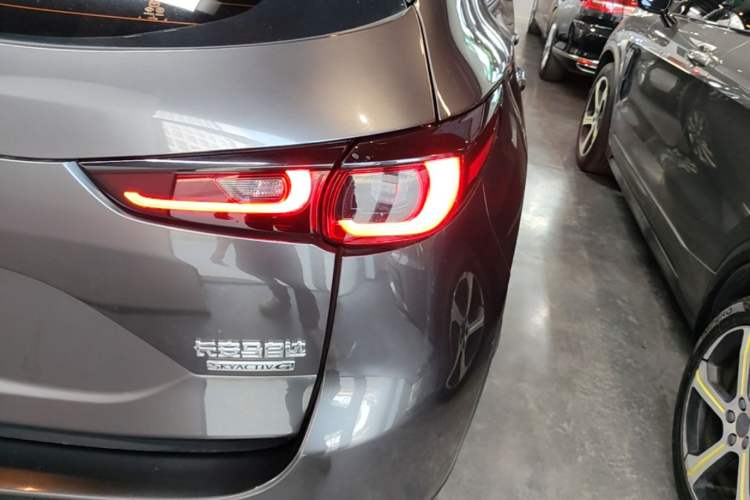 Used Mazda CX-5 2022 2.0L Automatic Two-Wheel Drive Zhiya Version Right Rear Taillight