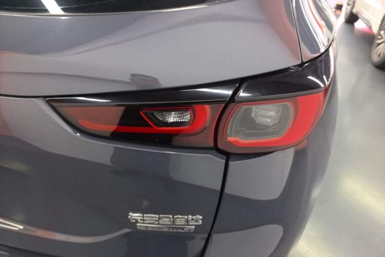 Used Mazda CX-5 2022 2.0L Automatic Two-Wheel Drive Zhiya Version Right Rear Taillight
