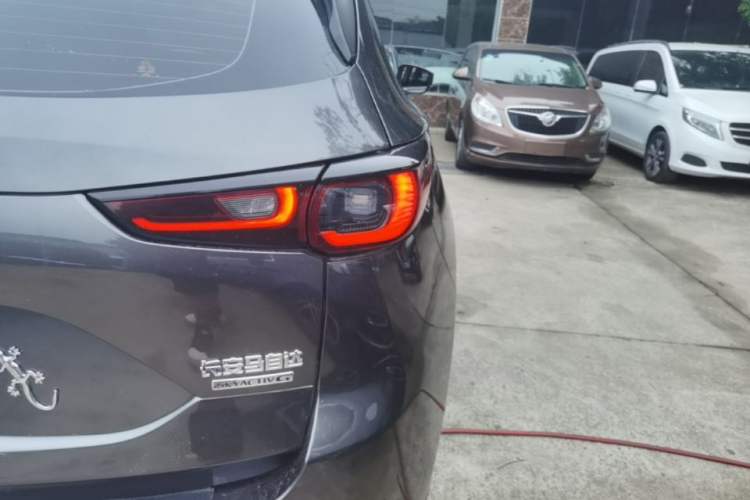 Used Mazda CX-5 2022 2.5L Automatic Two-Wheel Drive ZhiZun Version Right Rear Taillight