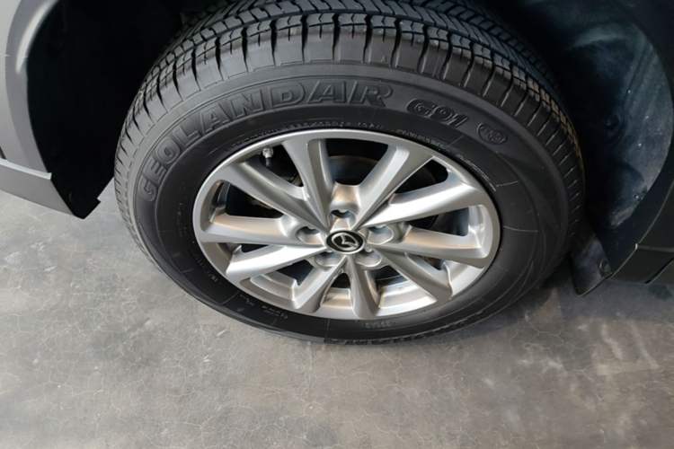 Used Mazda CX-5 2022 2.0L Automatic Two-Wheel Drive Zhiya Version Right Rear Wheel Hub