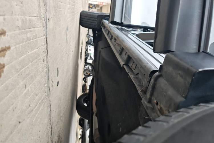 Used Mazda CX-5 2022 2.5L Automatic 4x4 Prestige Edition Right Side Sill