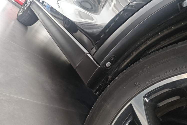 Used Mazda CX-5 2022 2.5L Automatic 4x4 Prestige Edition Right Side Sill
