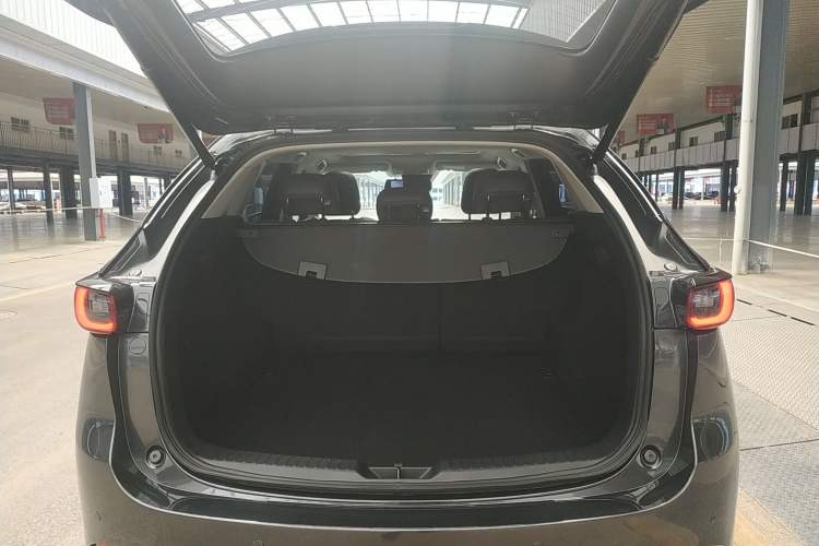 Used Mazda CX-5 2022 2.5L Automatic Two-Wheel Drive ZhiZun Version Trunk