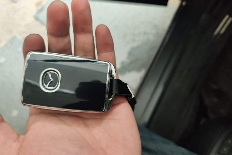 Used Mazda CX-5 2022 2.0L Automatic Two-Wheel Drive Zhiya Version Vehicle Key