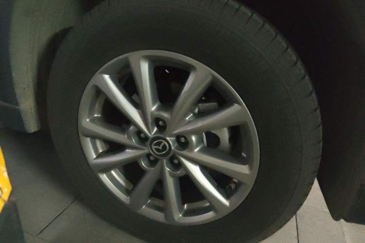Used Mazda CX-5 2022 2.0L Automatic Two-Wheel Drive Zhiya Version Right Front Wheel Hub