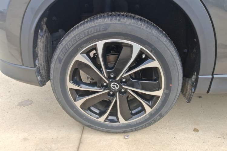 Used Mazda CX-5 2022 2.5L Automatic 4x4 Prestige Edition Right Rear Wheel Hub