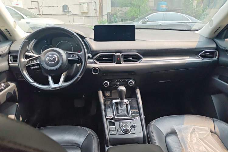 Used Mazda CX-5 2022 2.0L Automatic Two-Wheel Drive Zhiya Version Center Console