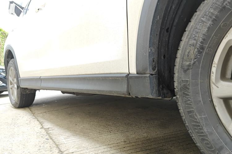Used Mazda CX-5 2022 2.0L Automatic Two-Wheel Drive Zhiya Version Chassis Front Right