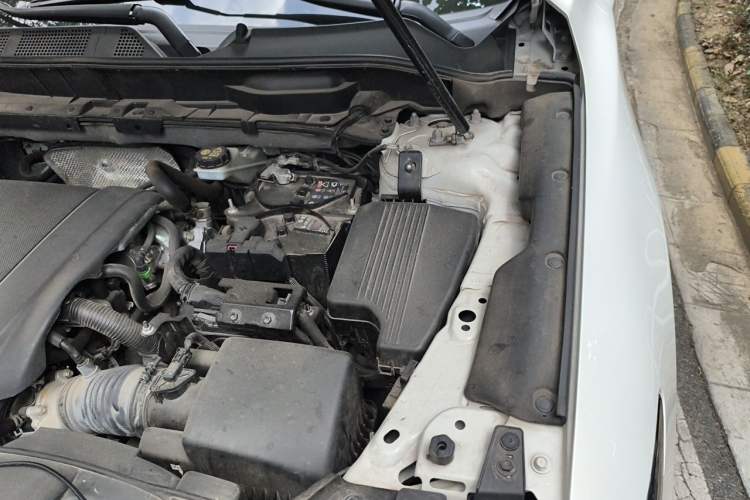 Used Mazda CX-5 2022 2.5L Automatic Two-Wheel Drive ZhiZun Version Engine Bay Left