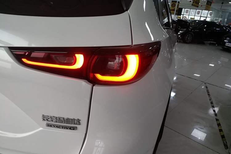 Used Mazda CX-5 2022 2.0L Automatic Two-Wheel Drive Comfort Version Exterior 3