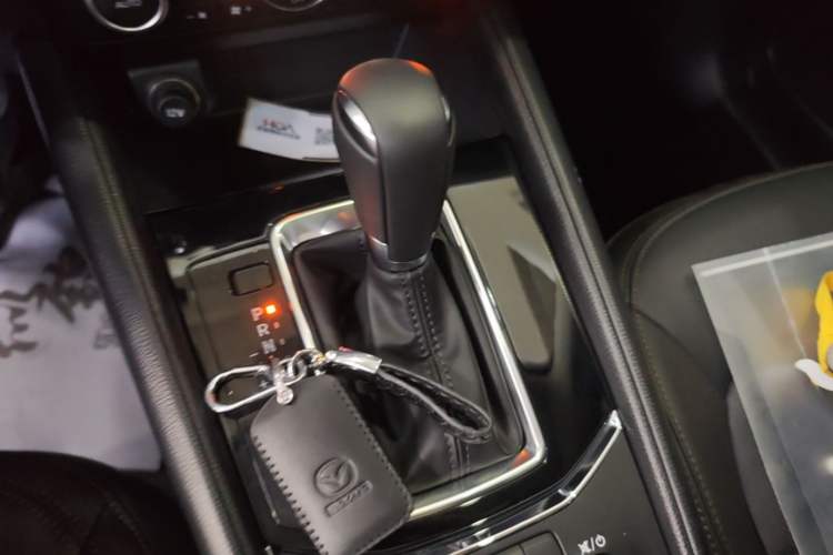 Used Mazda CX-5 2022 2.0L Automatic Two-Wheel Drive Zhiya Version Gear Lever