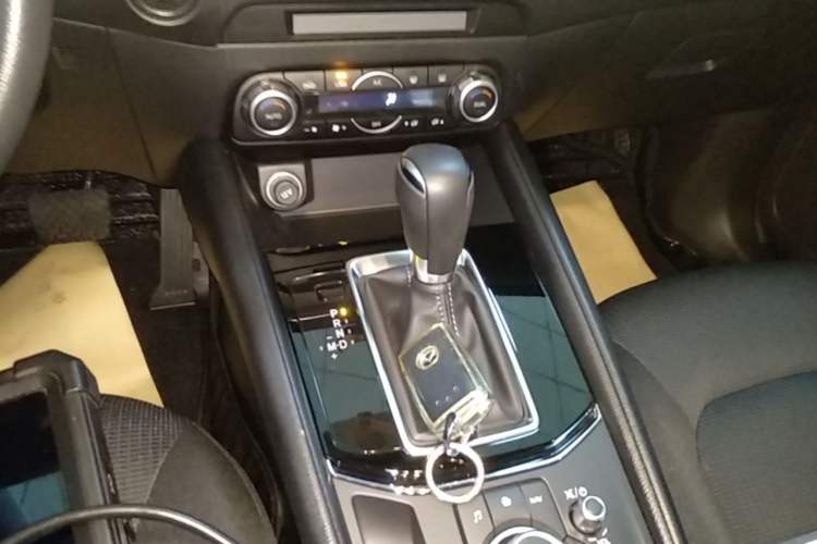 Used Mazda CX-5 2022 2.0L Automatic Two-Wheel Drive Comfort Version Gear Lever