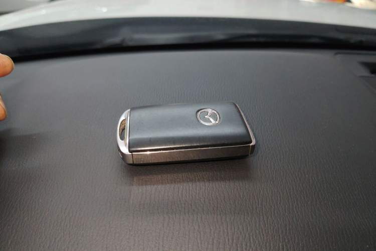 Used Mazda CX-5 2022 2.0L Automatic Two-Wheel Drive Zhiya Version Interior 1