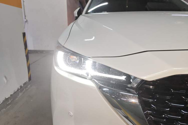 Used Mazda CX-5 2022 2.0L Automatic Two-Wheel Drive Zhiya Version Right Front Headlight