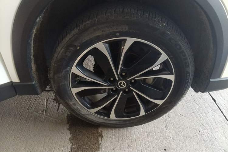 Used Mazda CX-5 2022 2.5L Automatic Two-Wheel Drive ZhiZun Version Right Front Wheel Hub