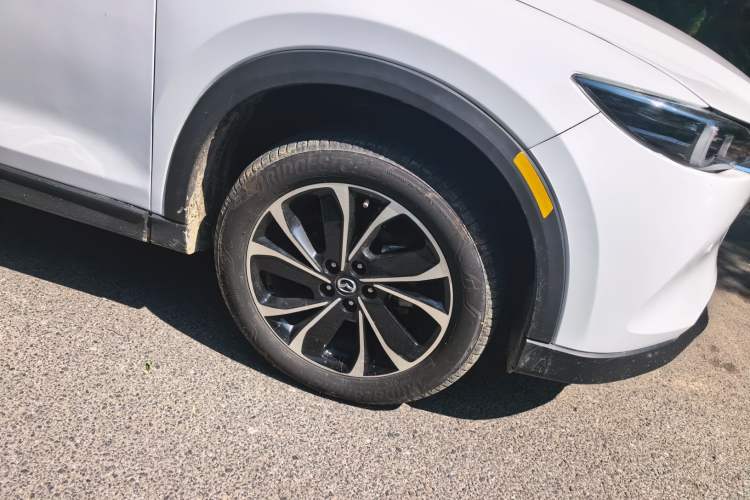 Used Mazda CX-5 2022 2.5L Automatic 4x4 Prestige Edition Right Front Wheel Hub
