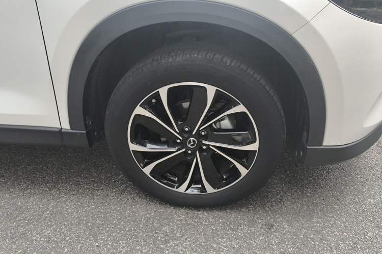 Used Mazda CX-5 2022 2.5L Automatic Two-Wheel Drive ZhiZun Version Right Front Wheel Hub