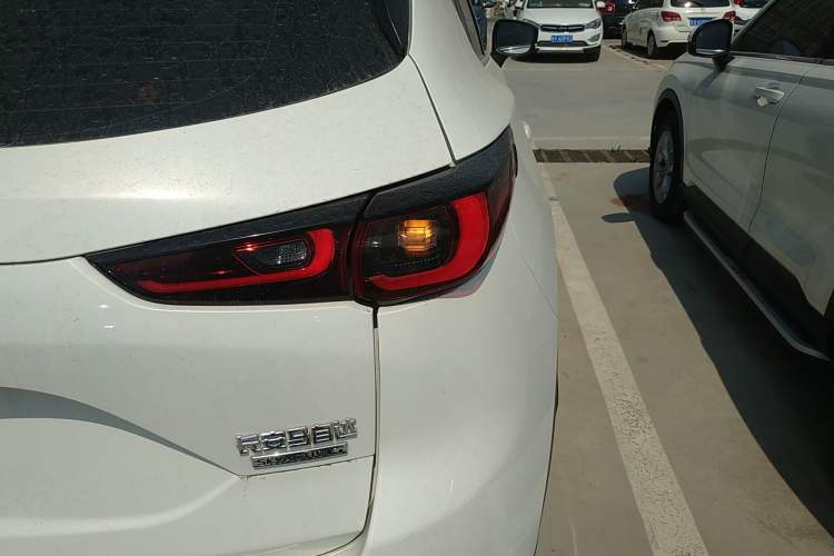 Used Mazda CX-5 2022 2.0L Automatic Two-Wheel Drive Smart Edition Right Rear Taillight
