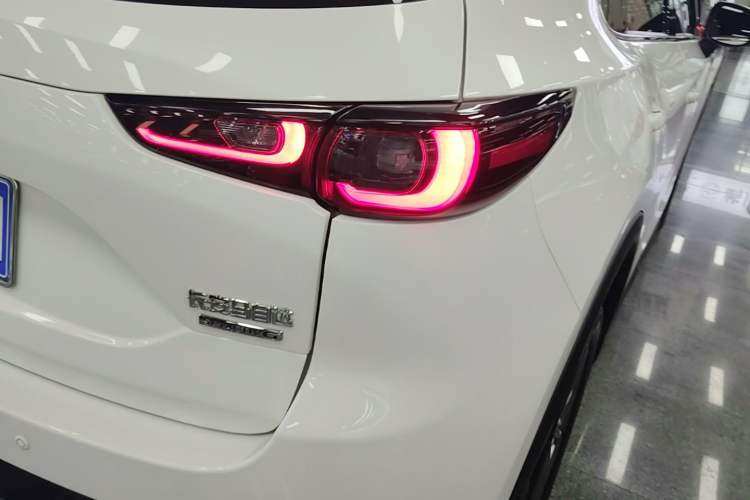 Used Mazda CX-5 2022 2.0L Automatic Two-Wheel Drive Zhiya Version Right Rear Taillight