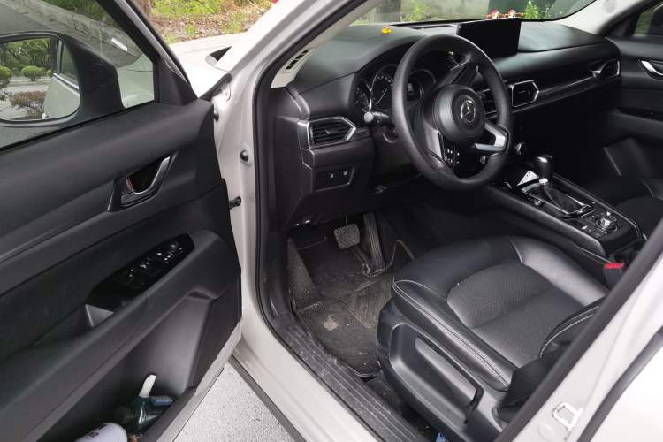 Used Mazda CX-5 2022 2.0L Automatic Two-Wheel Drive Comfort Version Interior 3