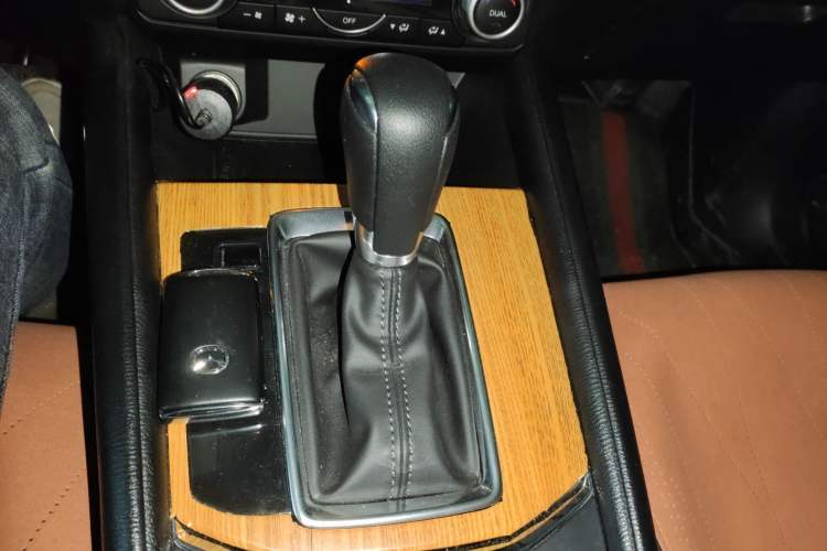 Used Mazda CX-5 2024 2.0L Automatic Two-Wheel Drive Comfort Version Gear Lever