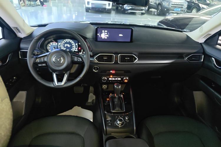 Used Mazda CX-5 2024 2.0L Automatic Two-Wheel Drive ZhiShang Version Center Console
