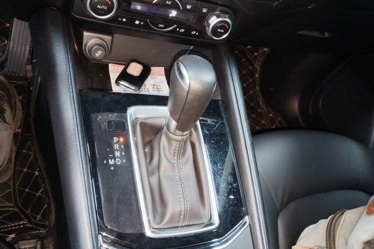 Used Mazda CX-5 2024 2.0L Automatic Two-Wheel Drive Comfort Version Gear Lever