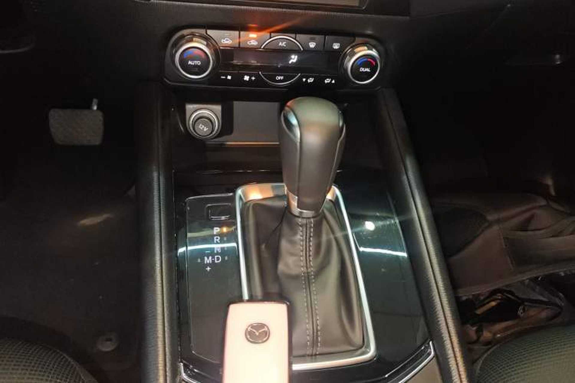Used Mazda CX-5 2024 2.0L Automatic Two-Wheel Drive ZhiShang Version Gear Lever