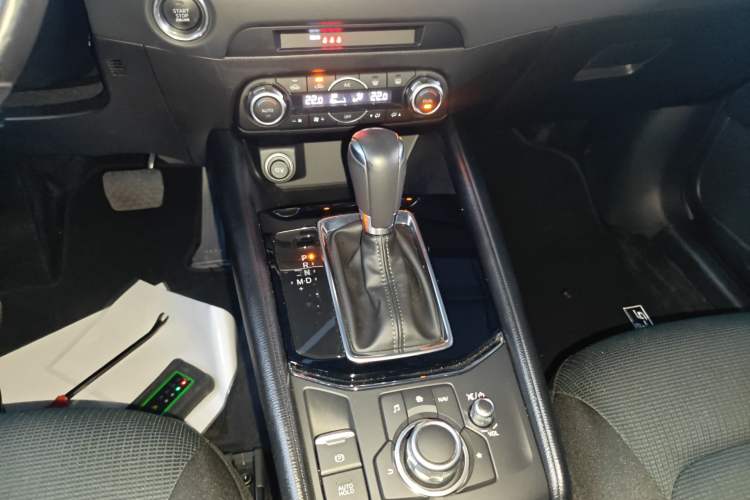 Used Mazda CX-5 2024 2.0L Automatic Two-Wheel Drive ZhiShang Version Gear Lever