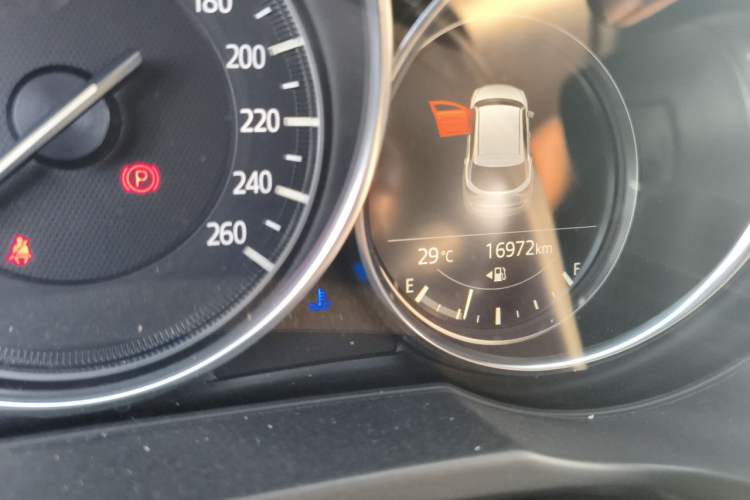 Used Mazda CX-5 2024 2.0L Automatic Two-Wheel Drive Comfort Version Odometer Close Up