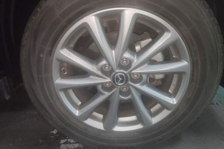Used Mazda CX-5 2024 2.0L Automatic Two-Wheel Drive Comfort Version Right Front Wheel Hub