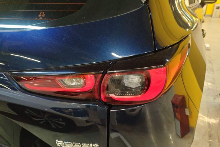 Used Mazda CX-5 2024 2.0L Automatic Two-Wheel Drive Comfort Version Right Rear Taillight
