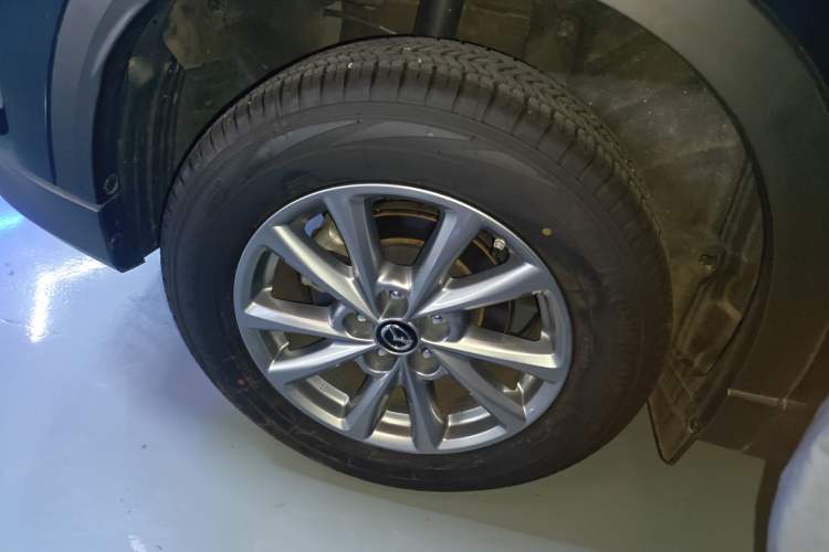 Used Mazda CX-5 2024 2.0L Automatic Two-Wheel Drive ZhiShang Version Right Rear Wheel Hub