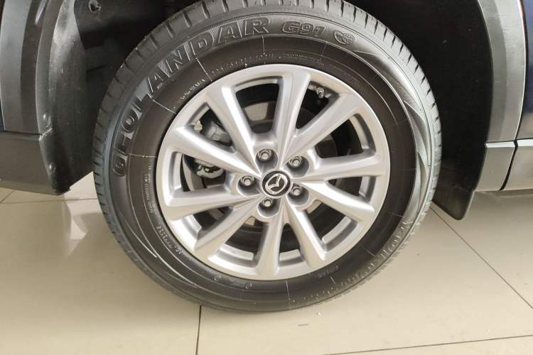 Used Mazda CX-5 2024 2.0L Automatic Two-Wheel Drive ZhiShang Pro Right Rear Wheel Hub