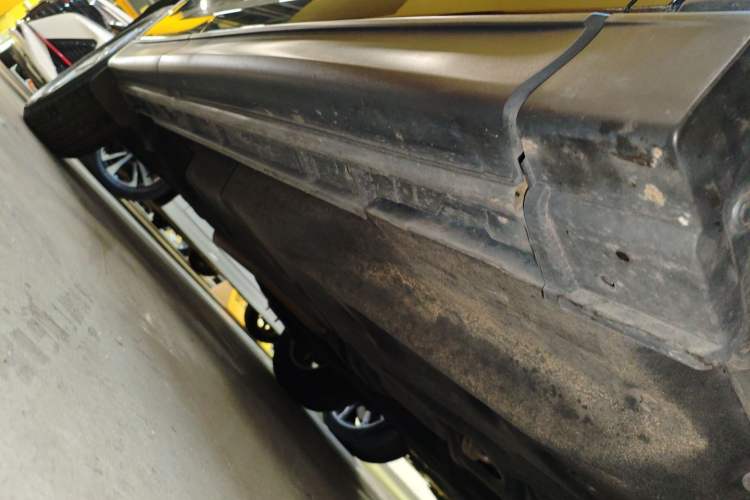 Used Mazda CX-5 2024 2.0L Automatic Two-Wheel Drive Comfort Version Right Side Sill
