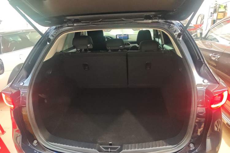 Used Mazda CX-5 2024 2.0L Automatic Two-Wheel Drive ZhiShang Version Trunk