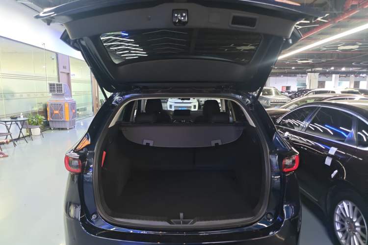 Used Mazda CX-5 2024 2.0L Automatic Two-Wheel Drive ZhiShang Version Trunk