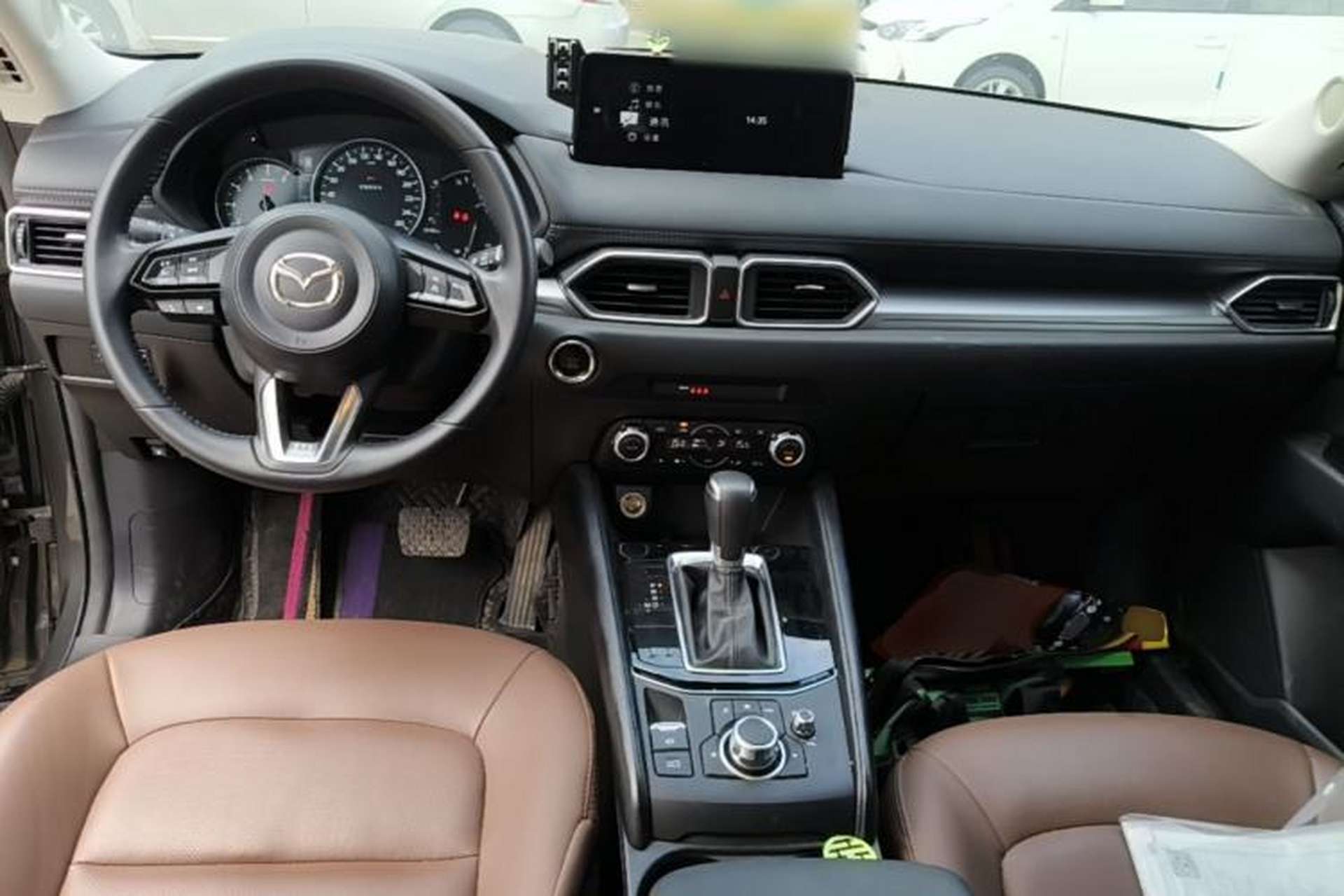 Used Mazda CX-5 2024 2.0L Automatic Two-Wheel Drive ZhiShang Version Center Console