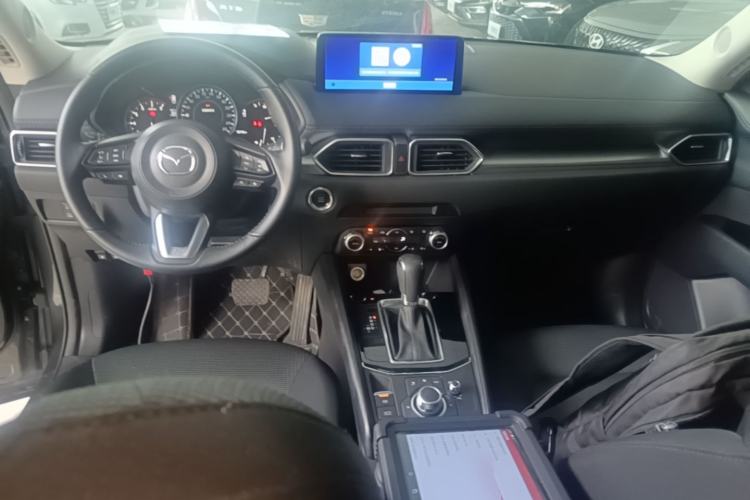 Used Mazda CX-5 2024 2.0L Automatic Two-Wheel Drive ZhiShang Pro Center Console