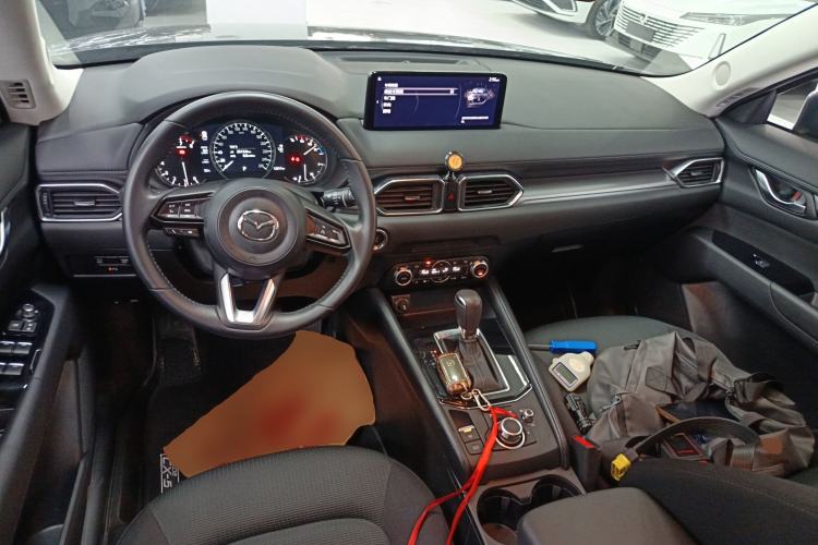 Used Mazda CX-5 2024 2.0L Automatic Two-Wheel Drive ZhiShang Version Center Console