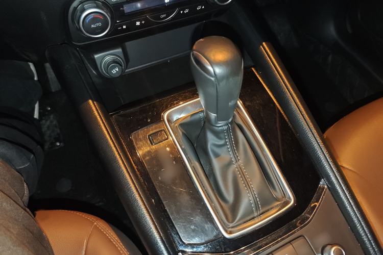 Used Mazda CX-5 2024 2.0L Automatic Two-Wheel Drive ZhiShang Version Gear Lever