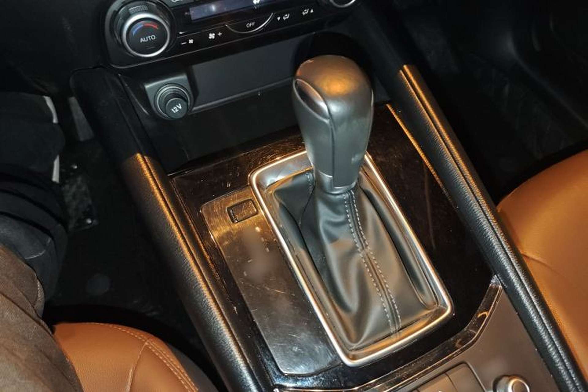 Used Mazda CX-5 2024 2.0L Automatic Two-Wheel Drive ZhiShang Version Gear Lever