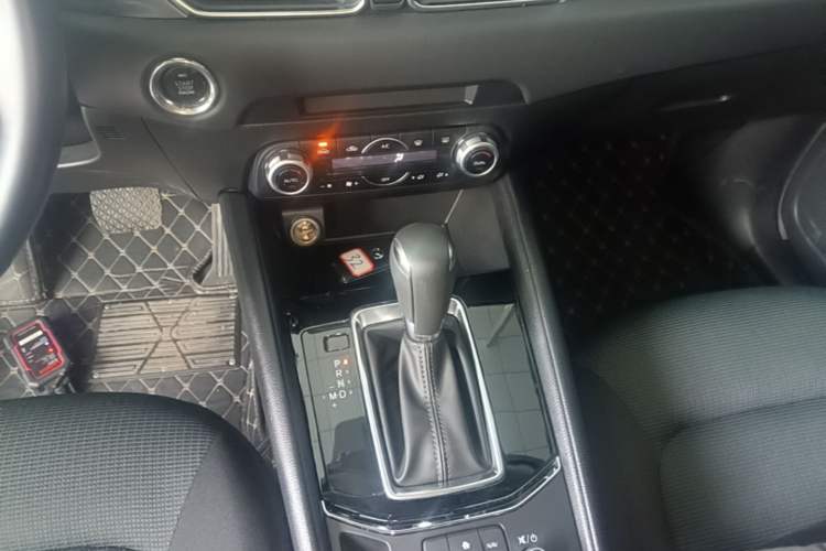 Used Mazda CX-5 2024 2.0L Automatic Two-Wheel Drive ZhiShang Pro Gear Lever