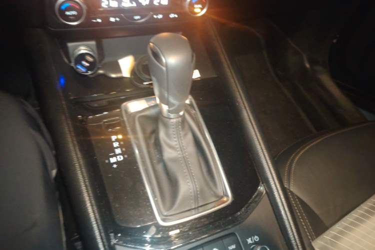 Used Mazda CX-5 2024 2.0L Automatic Two-Wheel Drive Zhiya Pro Gear Lever