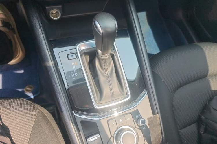 Used Mazda CX-5 2024 2.0L Automatic Two-Wheel Drive ZhiShang Version Gear Lever