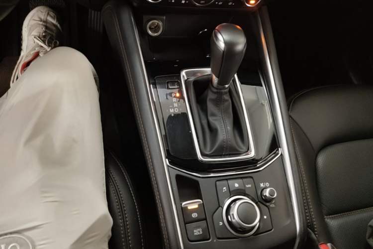 Used Mazda CX-5 2024 2.5L Automatic Two-Wheel Drive ZhiZun Version Gear Lever
