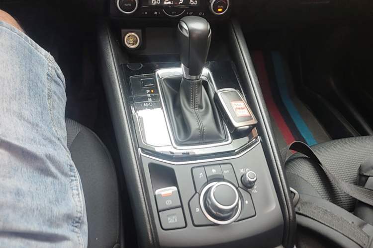 Used Mazda CX-5 2024 2.0L Automatic Two-Wheel Drive ZhiShang Version Gear Lever